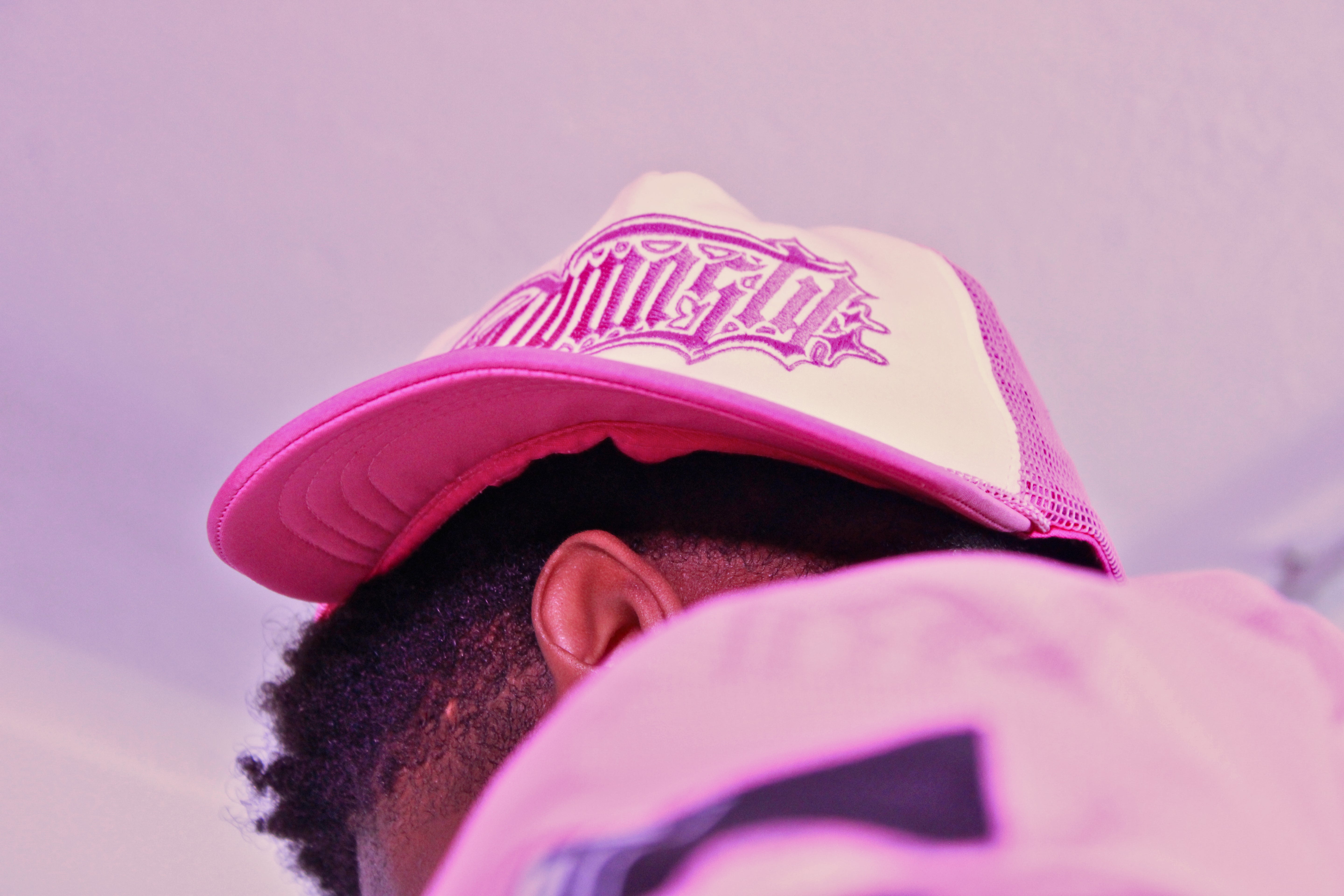 FOOTBALL HAT PINK